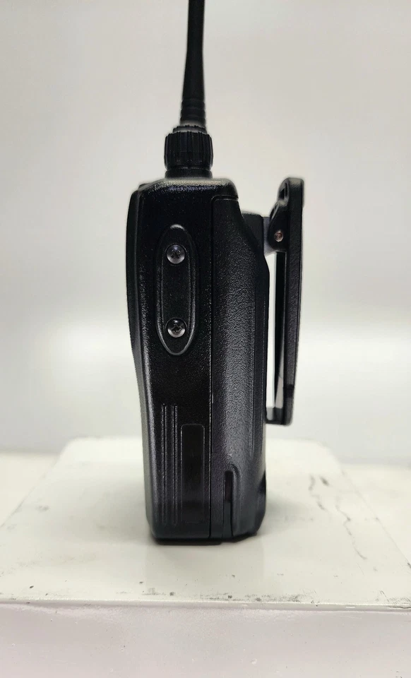 Vertex VX-261-G7-5 UHF 450-512 MHz 16 channel 5 Watt (Complete Kit) - Image 4 of 4