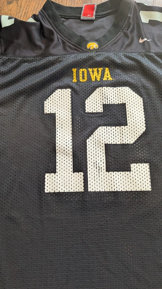Youth Nike Team Iowa Hawkeyes Football Jersey #12 Oversized Sized Large (18-20) - Image 2 of 4