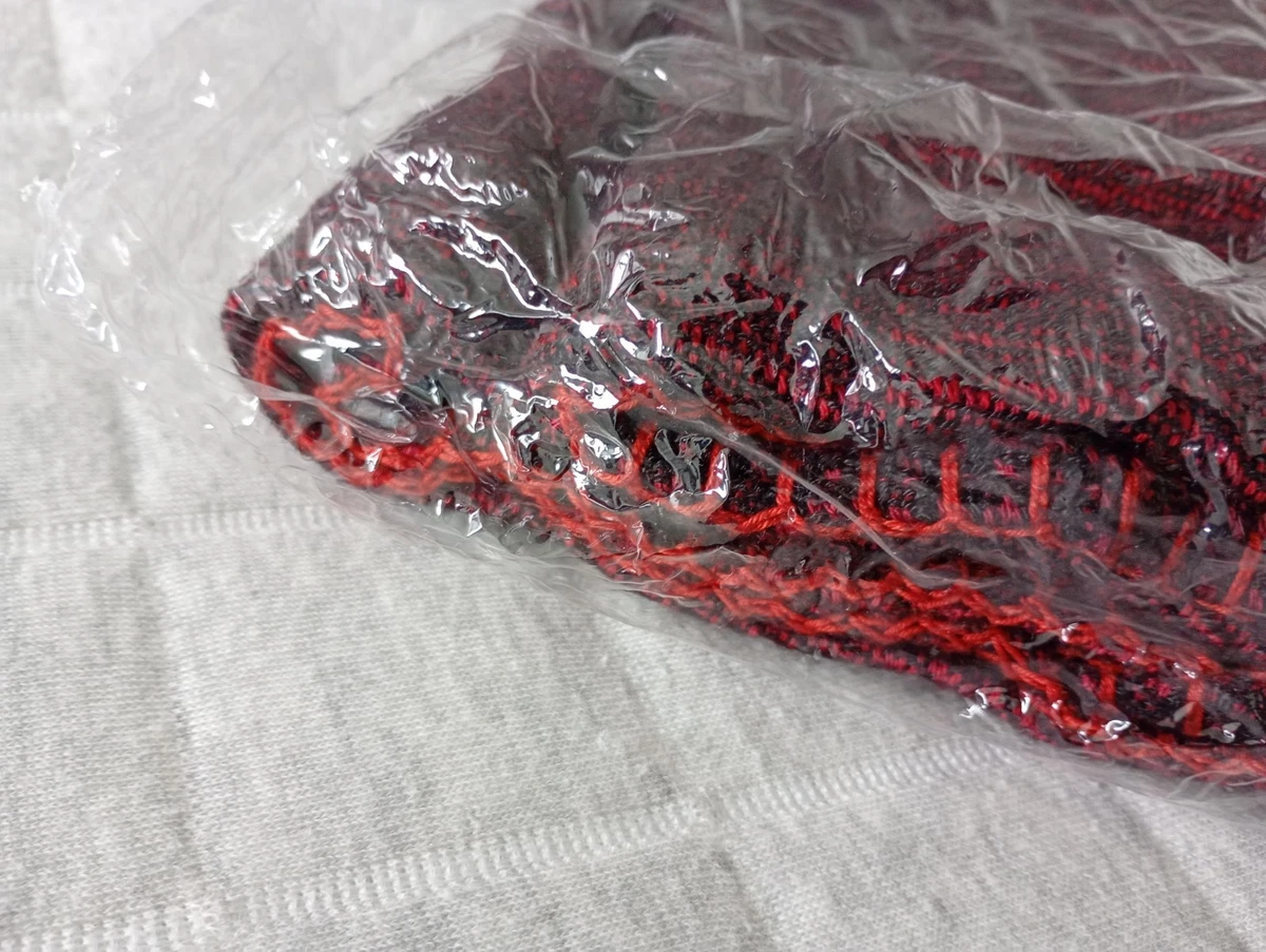 Qantas Economy Class Airline Inflight Aircraft Blanket Sealed & Amenity Kit Bag