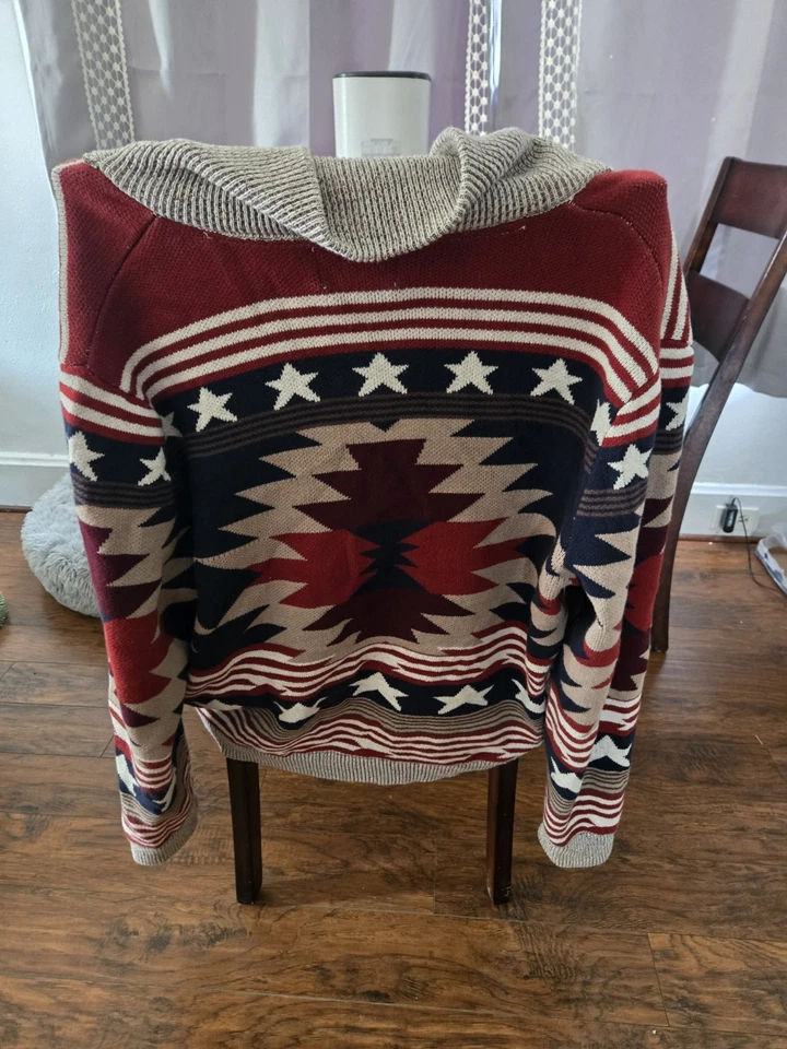 Cárdigan suéter abotonado American Rag XXL rojo, blanco, bronceado, azul, gris estrellas American Rag para hombre Foto 2 de 3