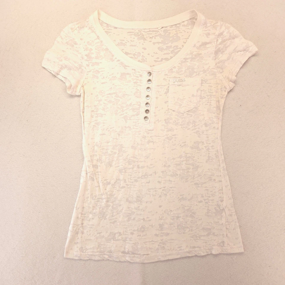 Camisa informal Guess manga corta abotonada para mujer talla grande L blanca Foto 2 de 4