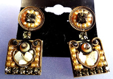 Orecchini pendenti multipietra traforati bar firmati Ayala possibilmente ritirati