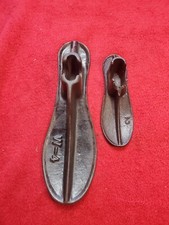 Antique, 2 Rustic Cobblers Shoe Last Sizes W-4 and 2 Cast Iron Shoe Forms