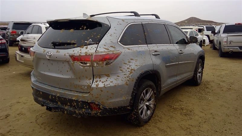 Pinza de freno de disco trasera izquierda usada se adapta a: Toyota Highlander 2015 trasera izquierda gr Foto 4 de 4