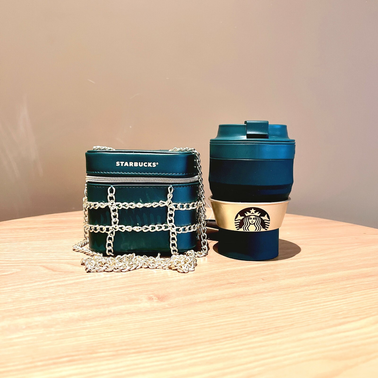 2021 China Starbucks Christmas Green 13oz Silica gel Folding Cup
