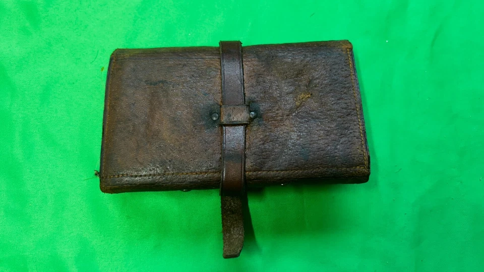 Vintage Hardy Bros Ltd Alnwick Leather Leader Fly Wallet. - Image 2 of 4