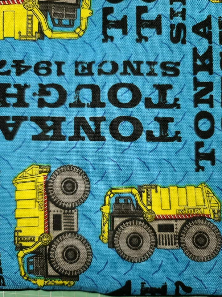 Camiones Tonka 36x44 1 yarda 100 % tela de algodón precortados resistentes desde 1947 vehículo estado Foto 3 de 3