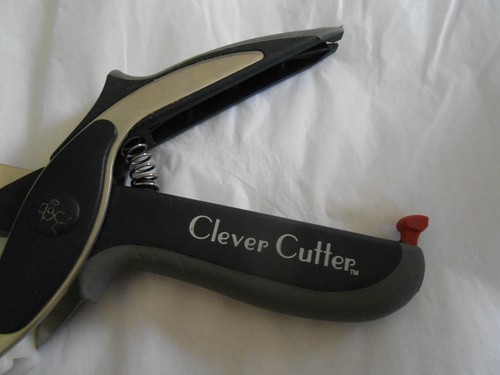 Clever Cutter 2-in-1 Knife & Cutting Board Food Scissors - Picture 2 of 4