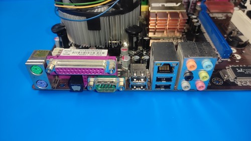 Carte mère ASUS P5KPL/1600 avec processeur Q6600 et 4 Go de RAM DDR2 - Photo 4/9