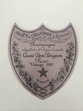 Une étiquette de champagne Dom Pérignon 1985 Rosé - Export