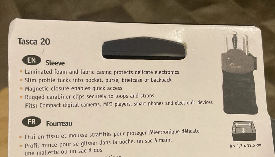 Lowepro Tasca 20 Camera/Phone Protective Foam/Fabric Sleeve Case w/Clip Red NIP - Image 2 of 2