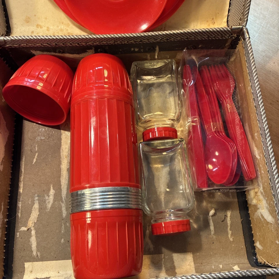 1950 Automotive Travel Picnic Set With Original Case Collectors Item Vintage - Image 3 of 4