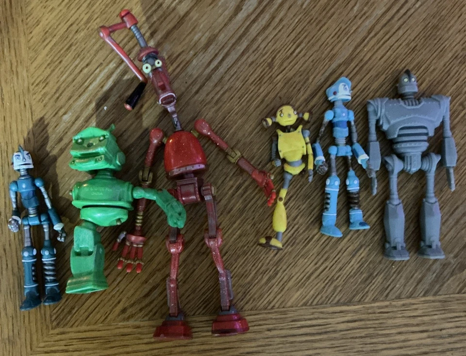 Mattel 2005 Robots movie 3.7 Mix And  Lot Fender 7 Inch - Image 2 of 4