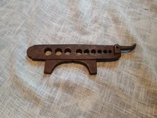 C.S. Osborne & Co. 9 Hole Rein Rounder