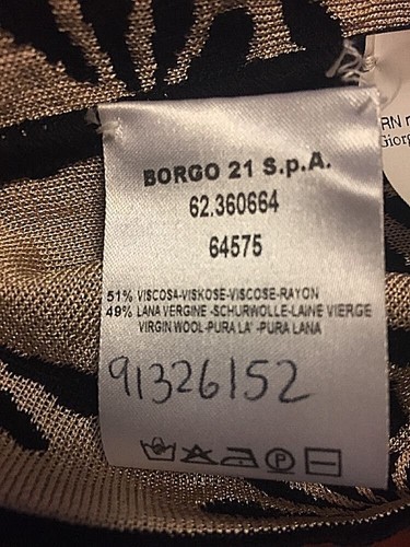 New Giorgio Armani TOP Made in Italy Size 44 US Size 8-10 $650.00 From Saks - Picture 7 of 7