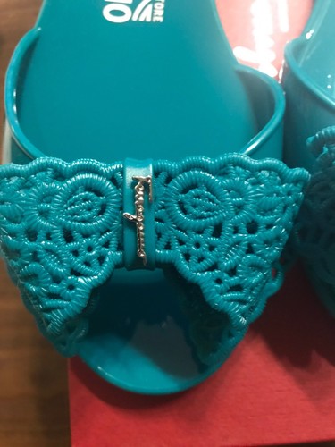 New Salvatore Ferragamo Women Bow Logo Rubber Jelly Flats Ballet Green 9 $395 - Picture 5 of 11