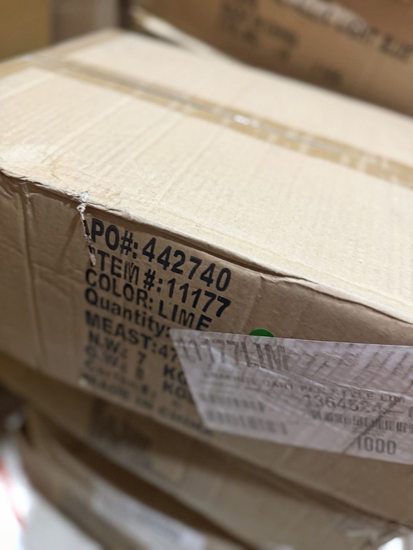 Caja de 1000 lapiz en forma de bolígrafos  a la venta