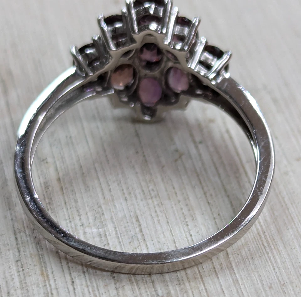 Anillo de oro blanco de 9 quilates piedras de topacio anillo completo con sello del Reino Unido talla S Foto 3 de 4