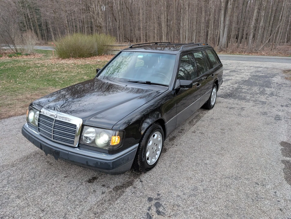 Mercedes-Benz serie 300 1992 Foto 2 de 4