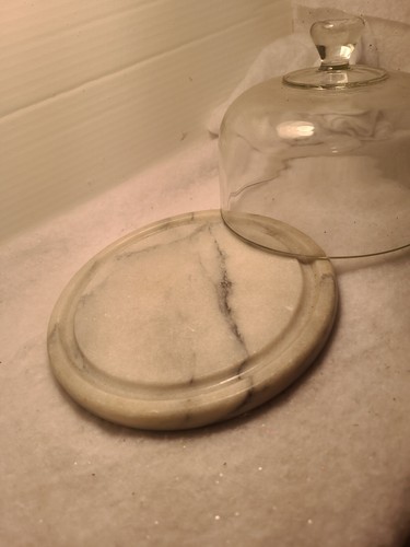 SOLID MARBLE ROUND CHEESE/SNACK TRAY/PLATE WITH GLASS DOME - Picture 2 of 5