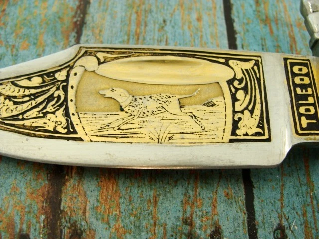 VINTAGE SPANISH TOLEDO STAG HUNTING HOUND DOG GOLD ETCH BOWIE KNIFE SET KNIVES - Image 4 of 4