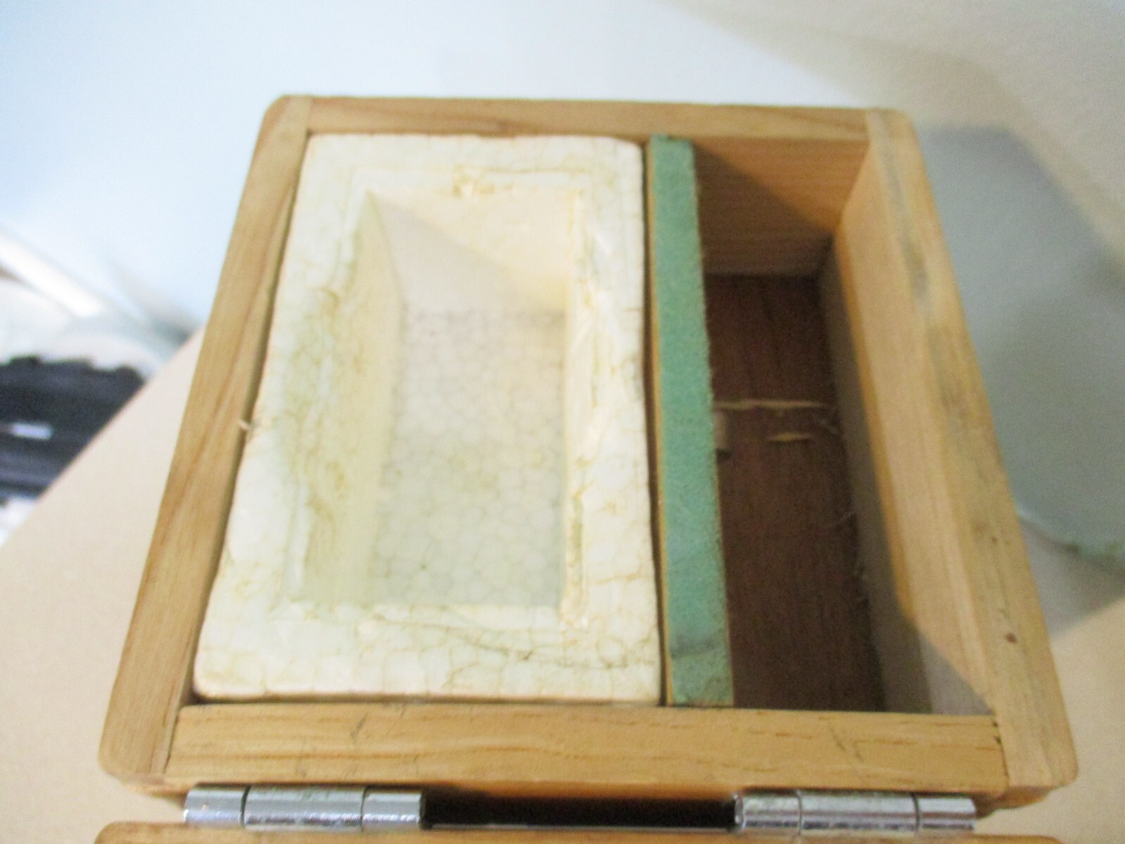 BONNIE  LAURIE MANHASSET BAY HAND BEARING COMPASS TYPE HB-65 IN WOOD BOX CASE