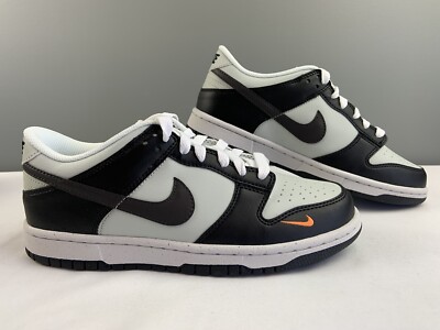 Nike Black and White Athletic Shoes with Minimalist Design Nike Court Heritage Women main image 4