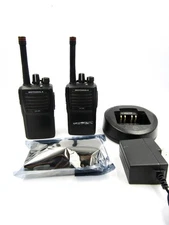 (2X) Motorola VX-261-G7-5 UHF 450-512 MHz 16CH 5W Two Way Radios w/ Charger