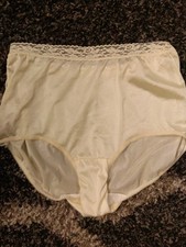 Size 9 Vintage Scanties Brief Panties. 100 Nylon Silky Soft Ivory