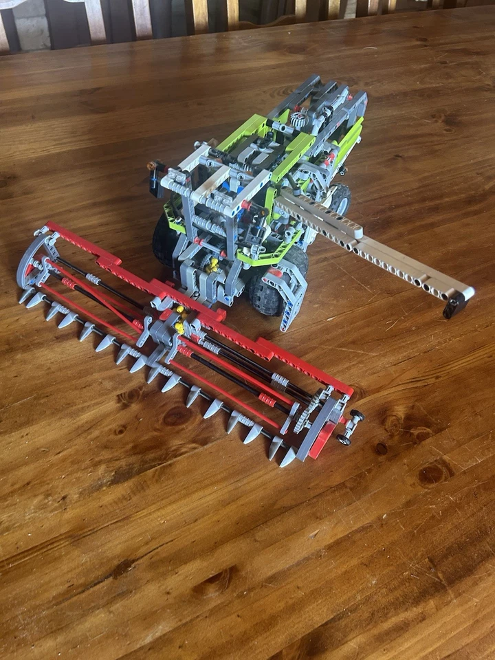 LEGO Technic 8274 Combine Harvester, foto 2 di 4