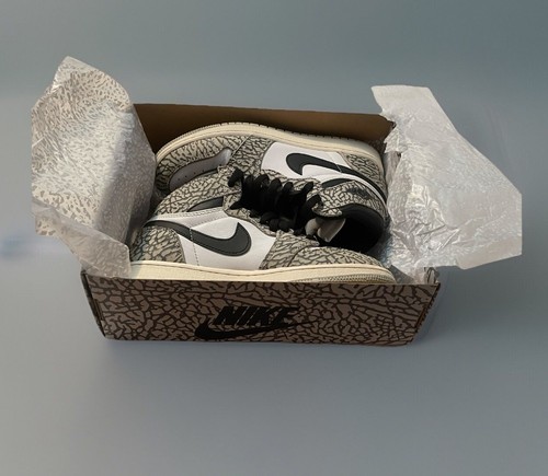 Scarpe Air Jordan 1 High (GS) "Cemento" Grandi Bambini Tech Grigio-Nero-Bianco FD1437-052 - Foto 2 di 16