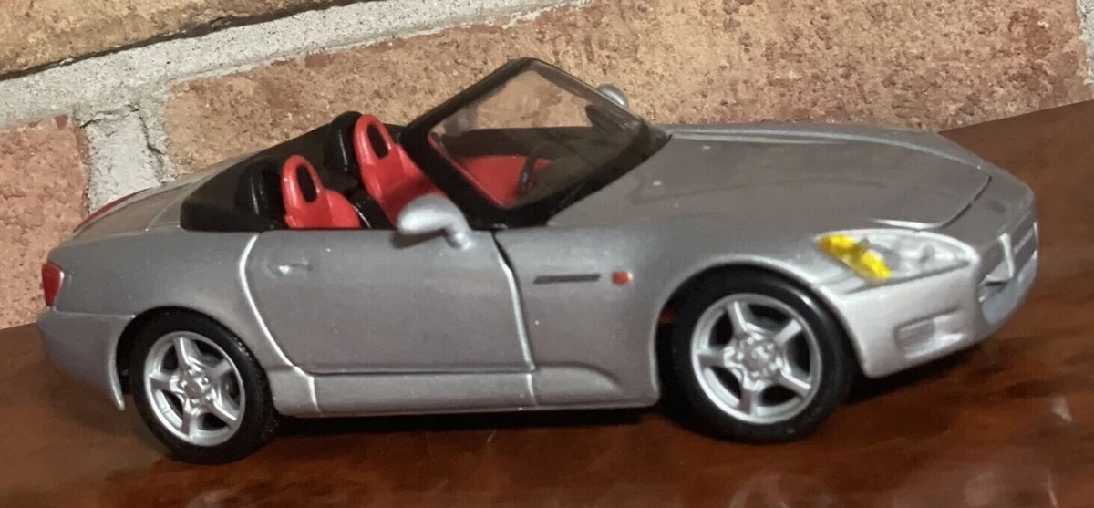 Honda S2000 Convertible SILVER Car SCALE 1:24 SCALE MAISTO BRAND NEW