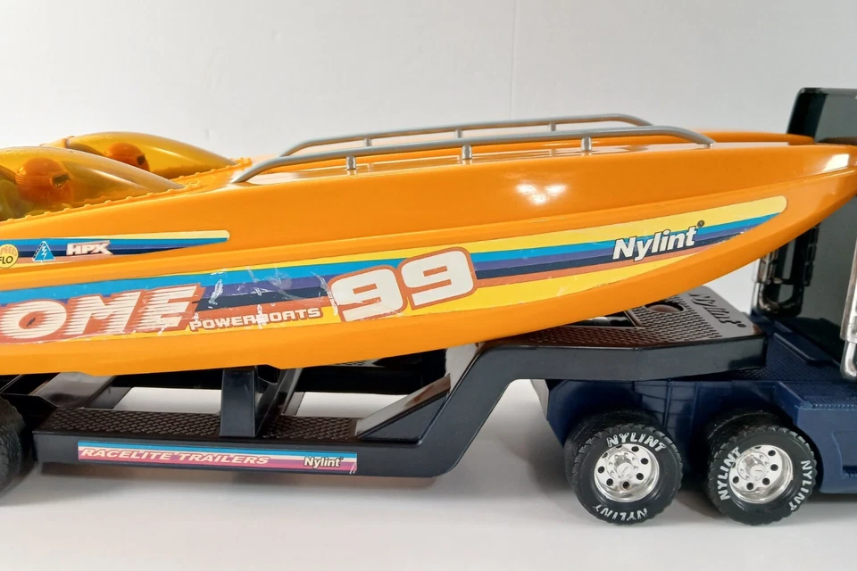 Vintage 1999 Nylint AWESOME 99 SPEEDBOAT With Semi Truck & Trailer Toy Set RARE! - Image 3 of 4
