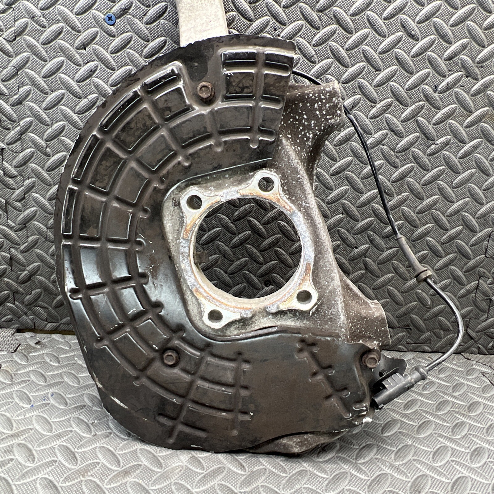 OEM 2014-2020 MASERATI QUATTROPORTE RIGHT FRONT SPINDLE KNUCKLE SUSPENSION