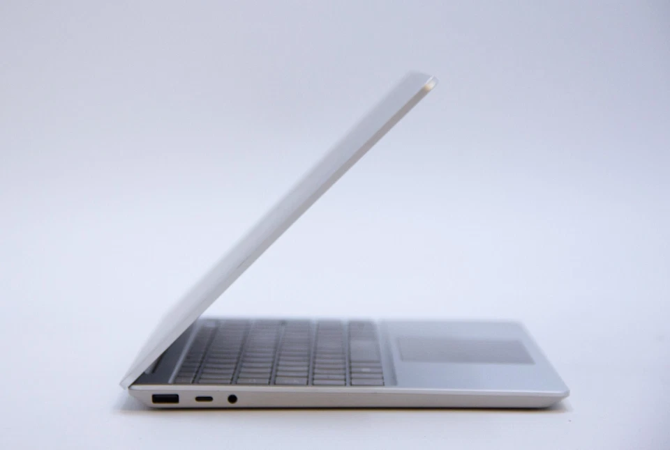 Microsoft Surface Laptop Go i5 Touchscreen 10th Gen 8GB RAM 128GB SSD Windows 11 - Image 4 of 4