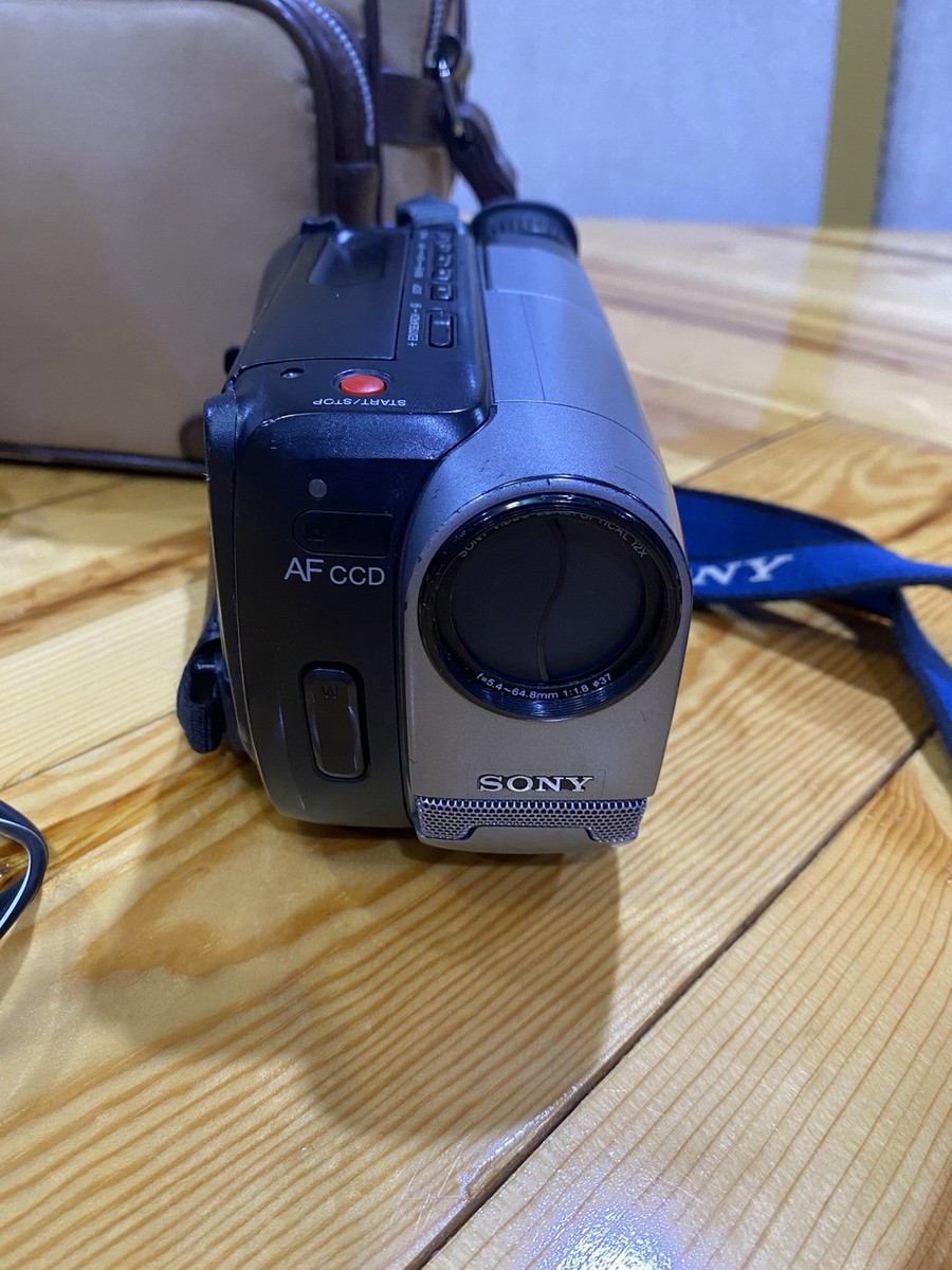 Sony CCD-TRV11 Video 8 Digital Handycam Video Recorder Works