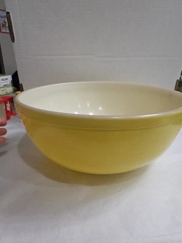Vintage #404 4 QT PYREX Large 10" Nesting Mixing Bowl Primary Color Yellow
