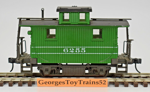 ATLAS ESCALA O 2 RIELES #6255 VERDE Y BLANCO 4 RUEDAS TRANSFERENCIA FURGÓN CON KADEES 6255 | Condition: Used