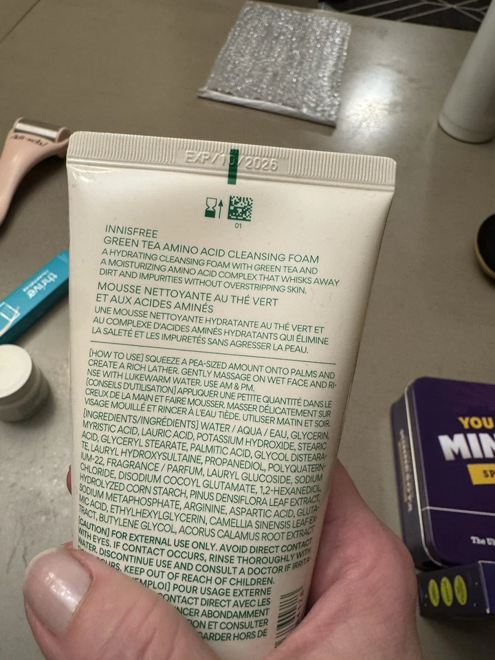 Héroes de hidratación de té verde innisfree con ácido hialurónico - Juego de edición limitada  Foto 3 de 4