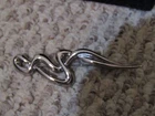 Unusual Unmarked Vintage Costume Jewelry Silver Tone Squiggly Pin Brooch