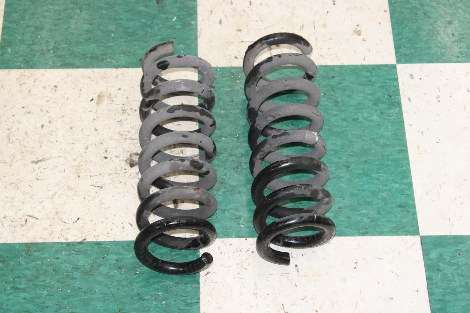 Maserati Ghibli 2014-2024 Rear Left, right Coil springs Pair