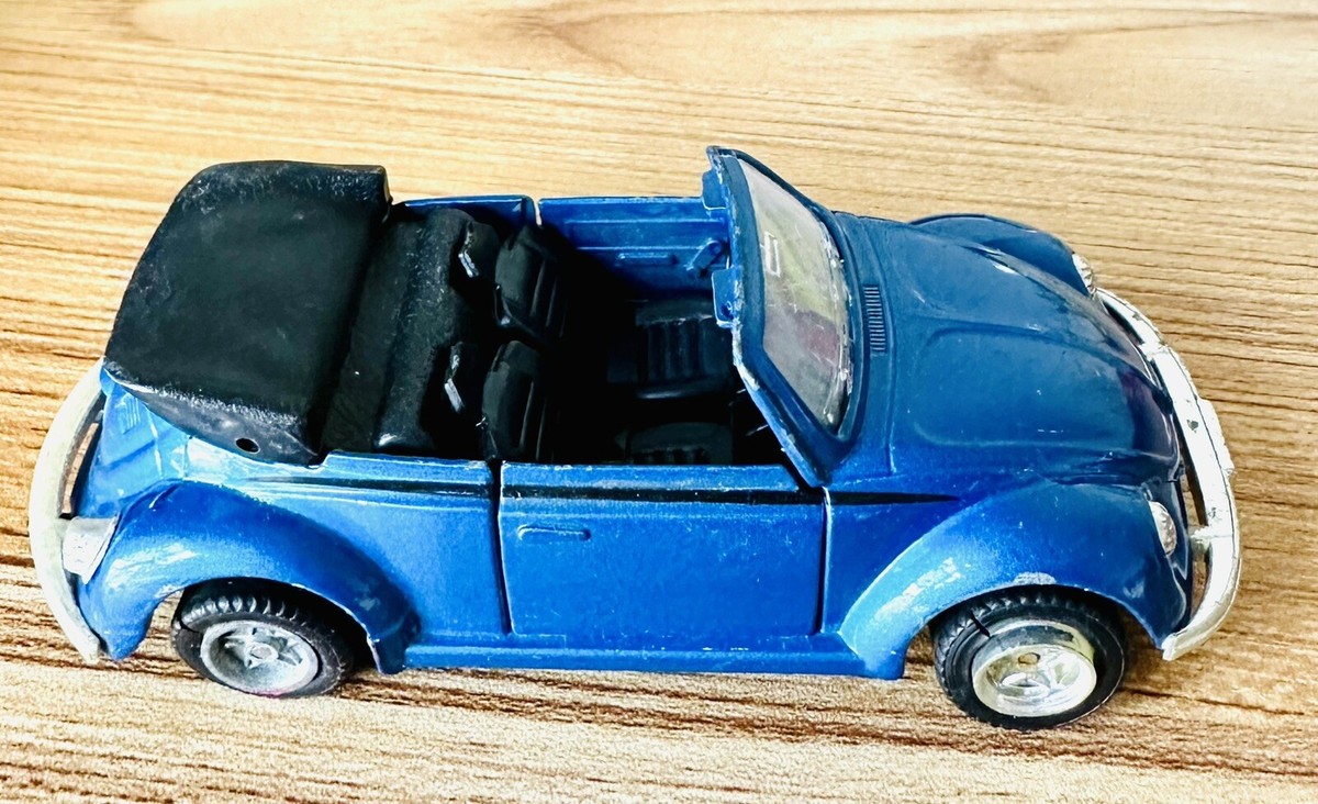 Maisto MC Toy Volkswagen VW 1303 Cabriolet Convertible 1:36