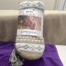 Muk Luks Women  s Bed/Slipper Socks S/M Beige Gray White Fair Isle