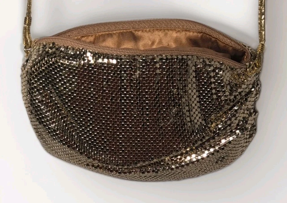 Bolso de noche vintage Whiting & Davis BOLSO DE MALLA DORADA bolso de mano de metal con solapa Foto 2 de 4