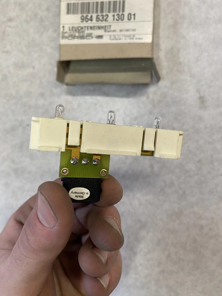 Conjunto de lámpara interruptor superior consola media Porsche 911 1995-1998 OEM 96463213001 Foto 4 de 4