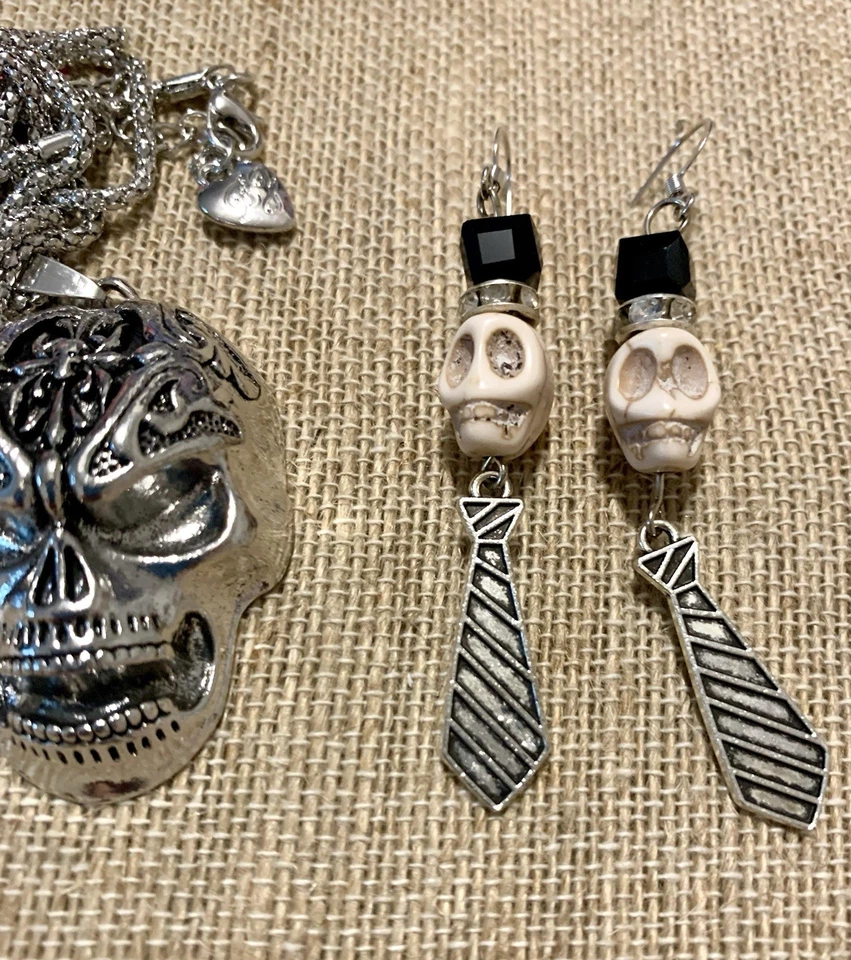 Skull Earring & Betsey Johnson Necklace   Set New Silver Tone Foto 4 de 4