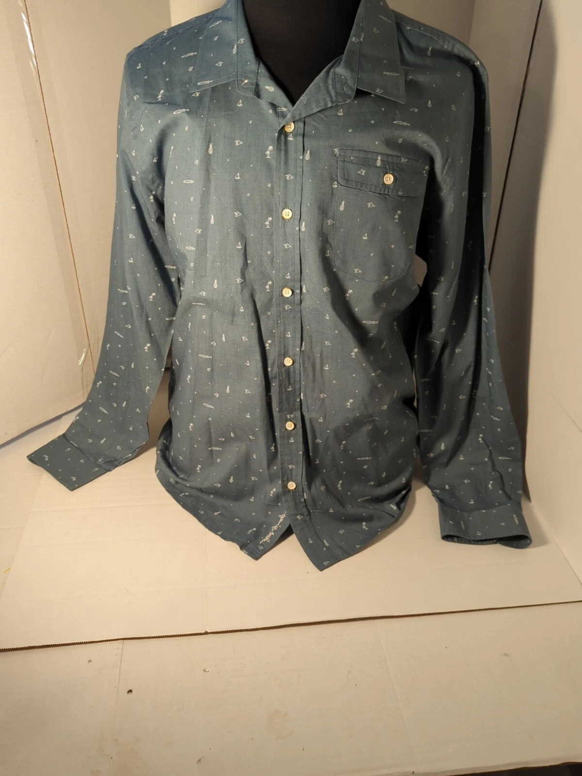 Travis Mathew XL Long Sleeve Button Up Gray Palm Tree Fish bird Print Shirt EUC