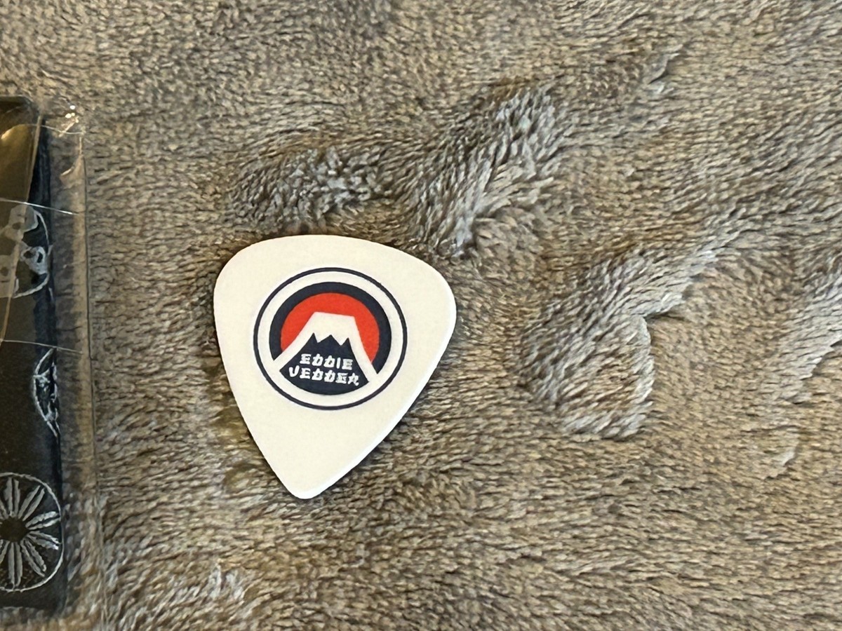 Pearl Jam Eddie Vedder Mount Fuji Guitar Pick 2026 with Amulet