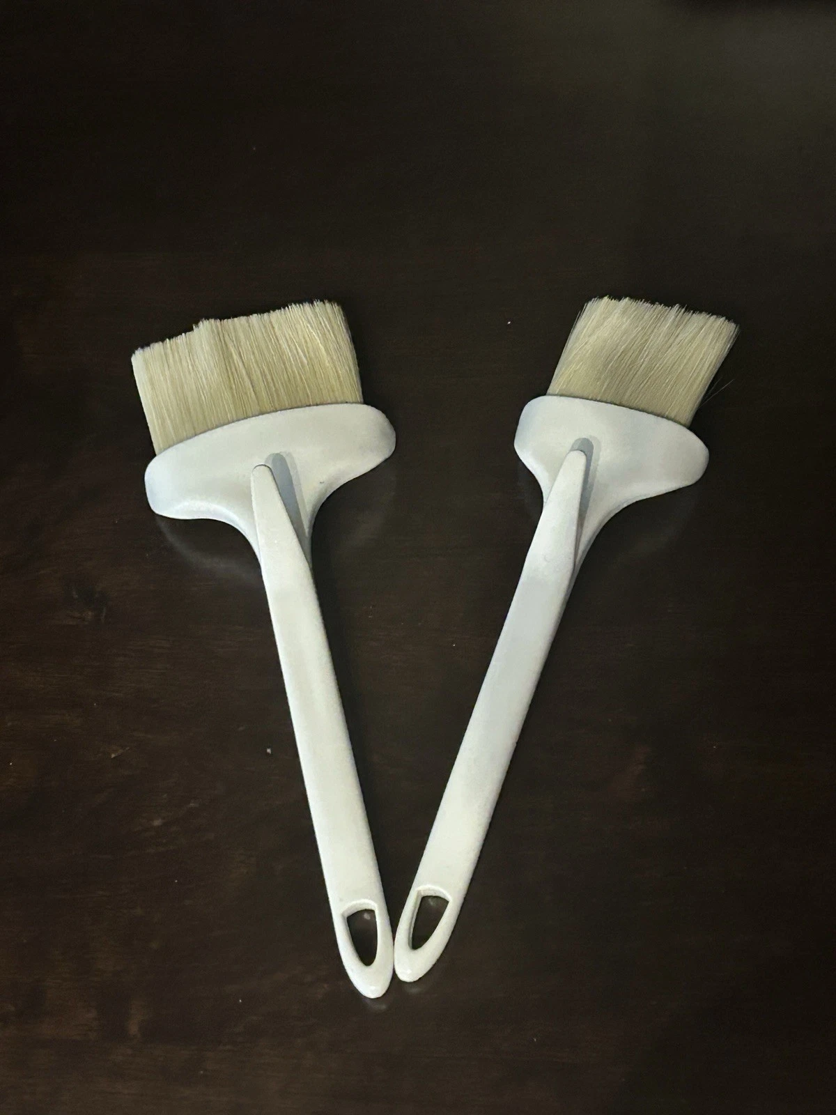 Winco 3" Boar Bristle Pastry Basting Brush w/Hook and Concave Head (Set of 2)
Opens in a new window
