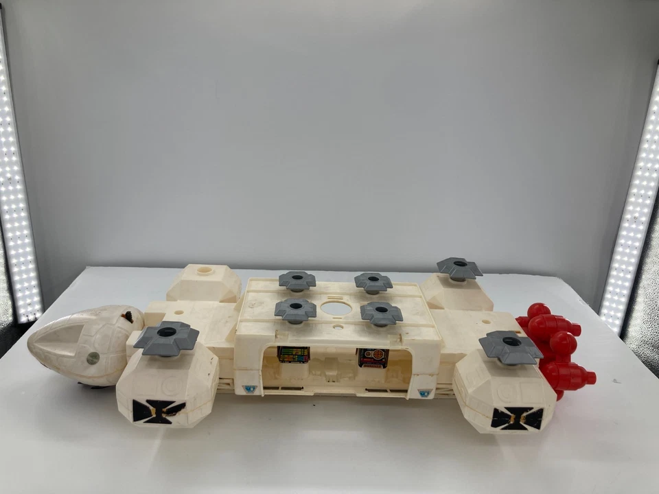 Space 1999 Eagle One Transporter Mattel 1976 nave espacial de juguete de colección incompleta Foto 2 de 4